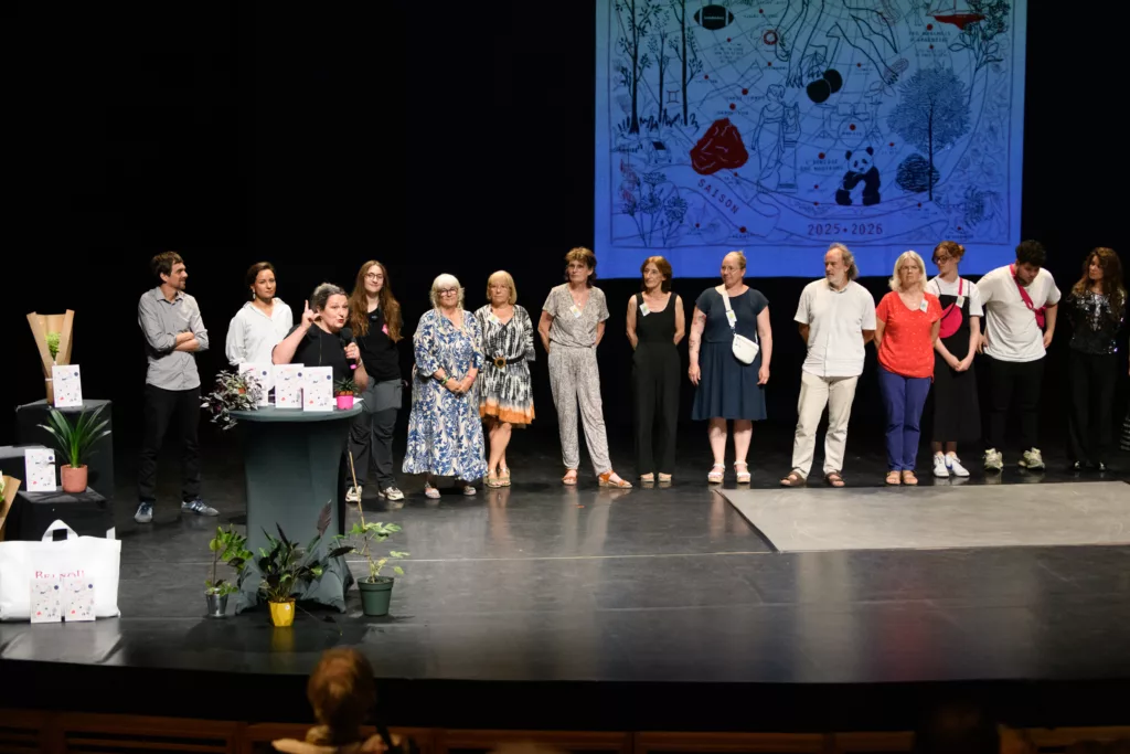Équipe du Dôme Théâtre et partenaires lors du lancement de la saison 25/26 Équipe du Dôme Théâtre et partenaires lors du lancement de la saison 25/26